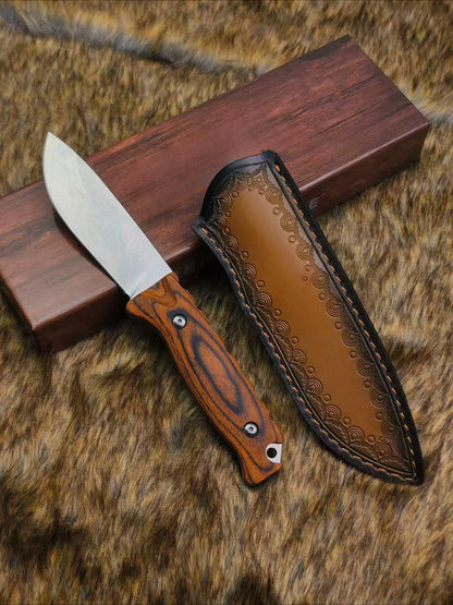 BM15002 Red Wooden Handle N690 Steel Outdoor Tool