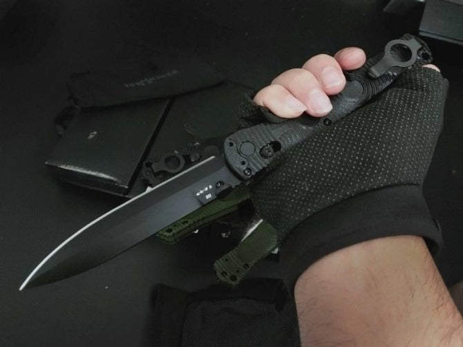 BM391 Nylon Fiberglass Plastic Handle D2 Steel Outdoor Folding Tool