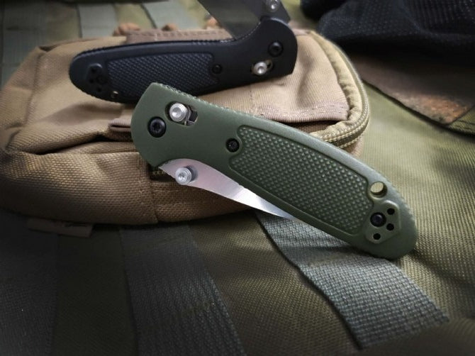 BM556 Nylon Fiberglass Plastic Handle Outdoor Folding Tool